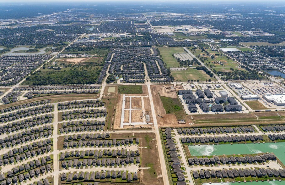Morton Rd, Katy, TX à vendre - Photo de la construction – Image 2 sur 5
