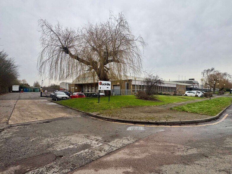 Horsecroft Rd, Harlow à vendre - Photo de l’immeuble – Image 2 sur 5