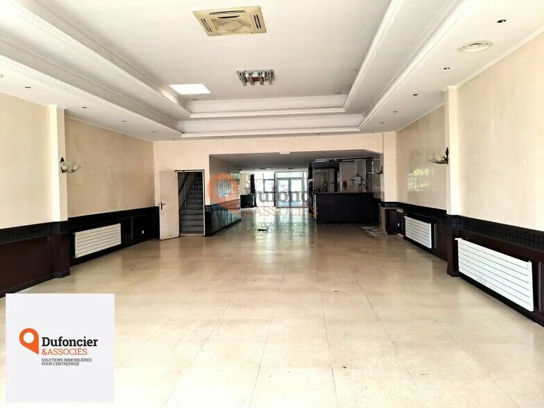 11 Rue Du Panier Vert, Poitiers à louer - Photo de l’immeuble – Image 3 sur 7