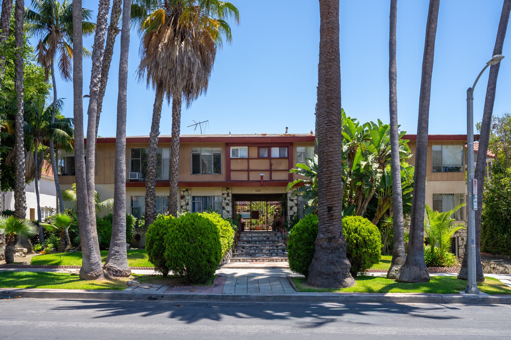 720 S Plymouth Blvd, Los Angeles, CA à vendre Photo de l’immeuble– Image 1 sur 34