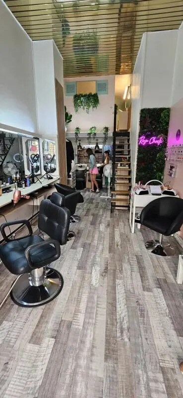 Plus de détails pour Local commercial à vendre