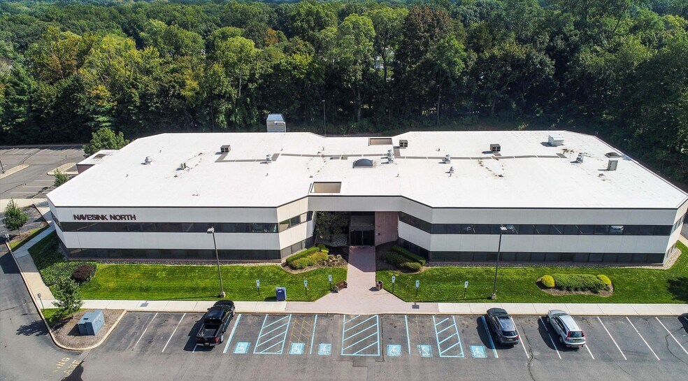 225 State Highway 35, Red Bank, NJ à louer - Photo de l’immeuble – Image 3 sur 17