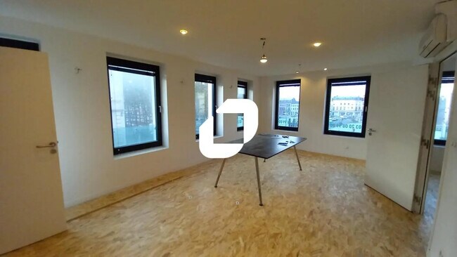 Plus de détails pour Bureau à vendre