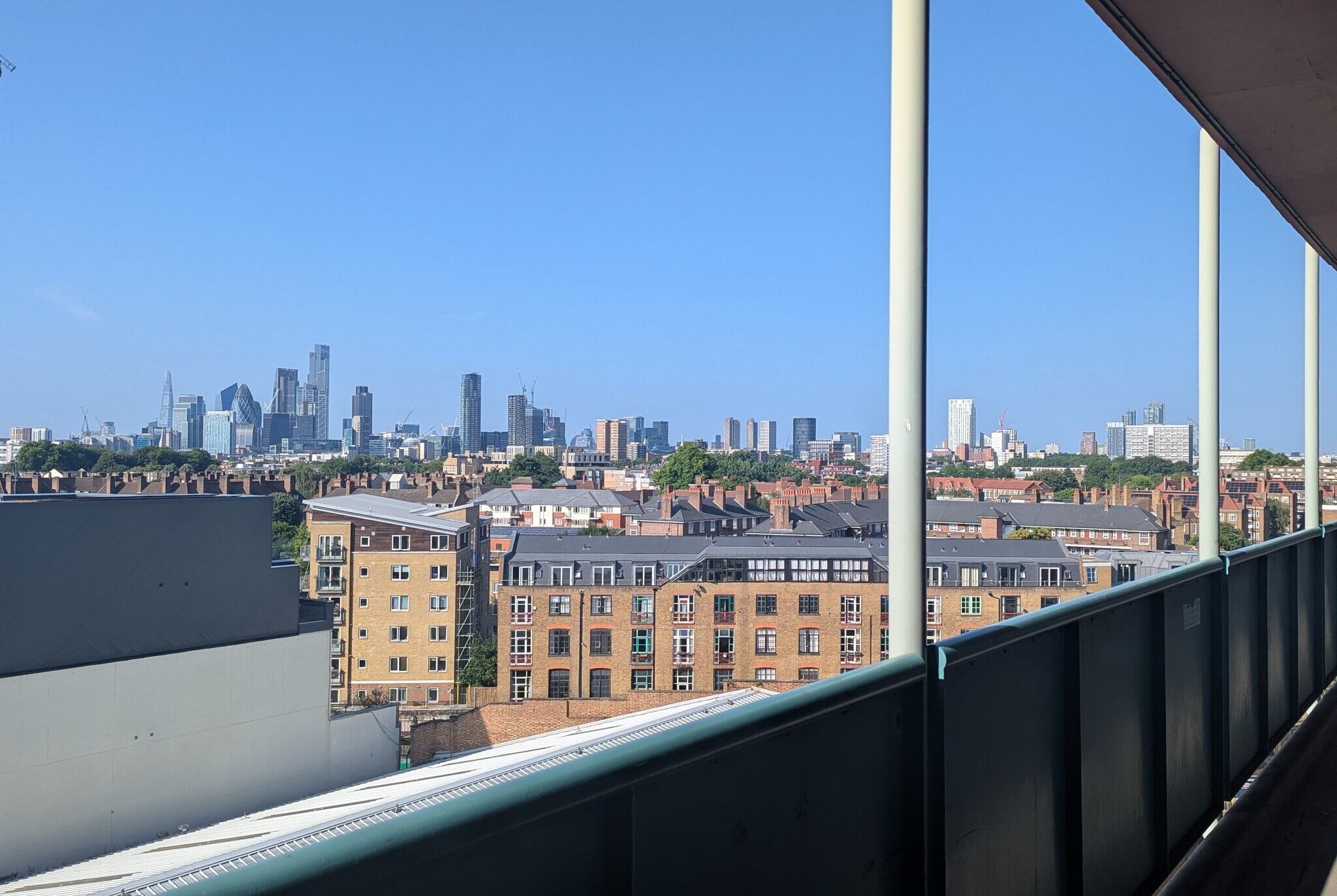 8 Andrews Rd, Londres à louer Photo principale– Image 1 sur 12