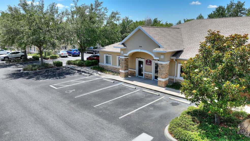 2144 Duck Slough Blvd, New Port Richey, FL à louer - Photo de l’immeuble – Image 2 sur 20