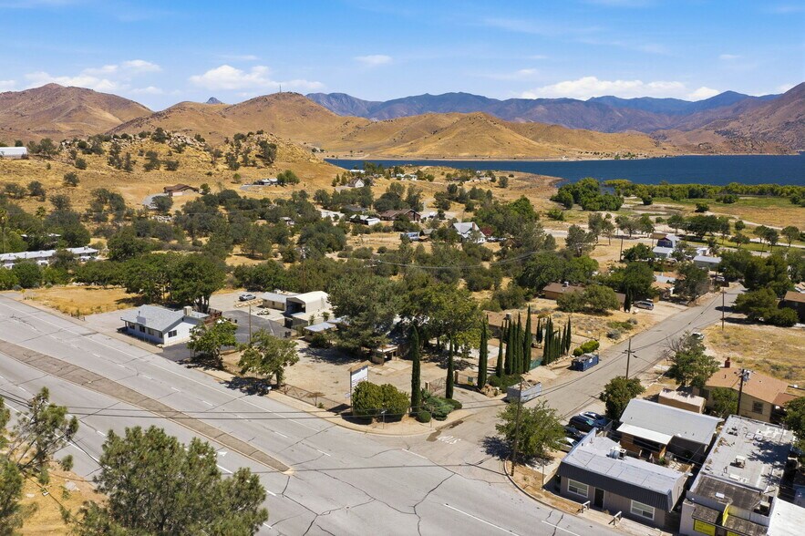 1 Lakeview Dr, Wofford Heights, CA à vendre - Photo de l’immeuble – Image 2 sur 35