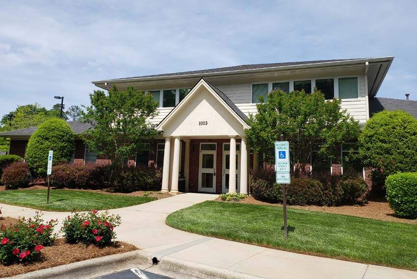 1003 High House Rd, Cary, NC à louer - Photo de l’immeuble – Image 3 sur 7