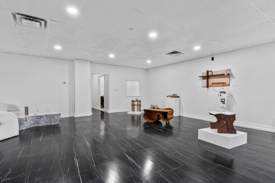 2322 Seneca St, Buffalo, NY à vendre - Photo de l’immeuble – Image 3 sur 15