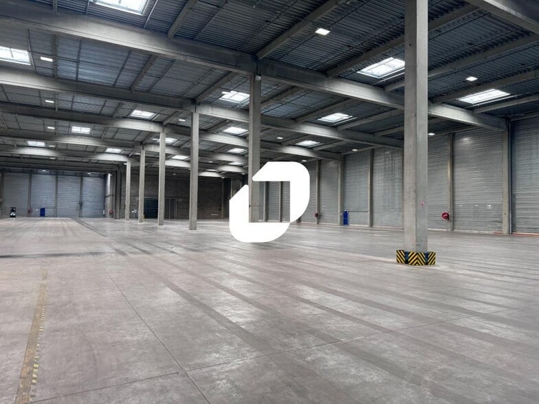 Industriel/Logistique dans Dourges à louer - Photo de l’immeuble – Image 3 sur 9