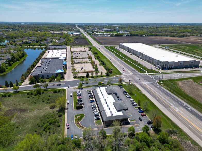 2375-2399 S Randall Rd, Algonquin, IL à louer - Photo de l’immeuble – Image 2 sur 5