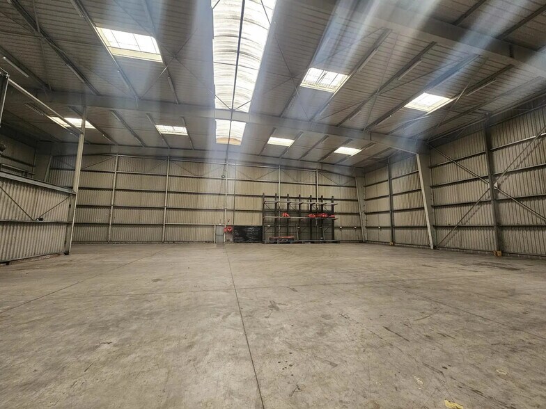 Industriel/Logistique dans Angers à vendre - Photo de l’immeuble – Image 3 sur 4