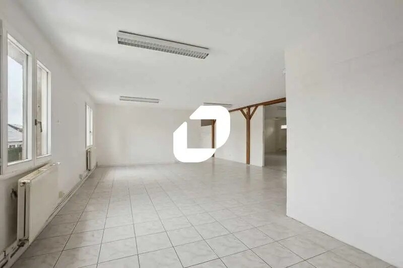 Bureau dans Limours à vendre - Photo de l’immeuble – Image 2 sur 15