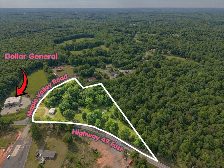 2815 TN-49 Hwy, Charlotte, TN à vendre - Photo principale – Image 1 sur 16