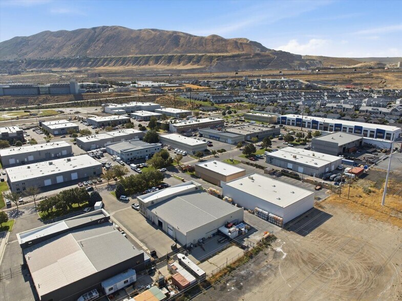 14860 S Concord Park Dr, Bluffdale, UT à vendre - Photo de l’immeuble – Image 2 sur 14