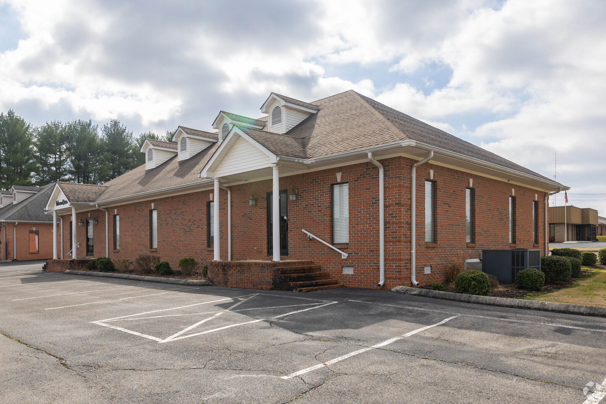 163 Vocational Tech Dr, Mc Minnville, TN à louer Photo principale– Image 1 sur 4