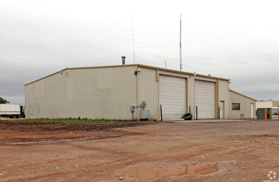 3210 W Grant Ave, Pauls Valley, OK à louer - Photo de l’immeuble – Image 2 sur 2
