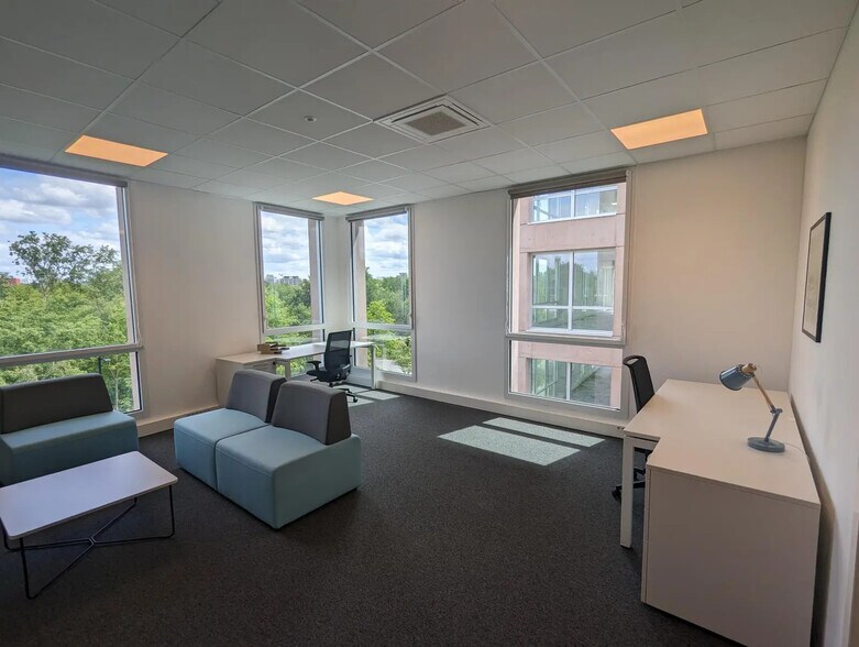 Bureau dans Saint-Jacques-de-la-Lande à louer - Photo de l’immeuble – Image 1 sur 10
