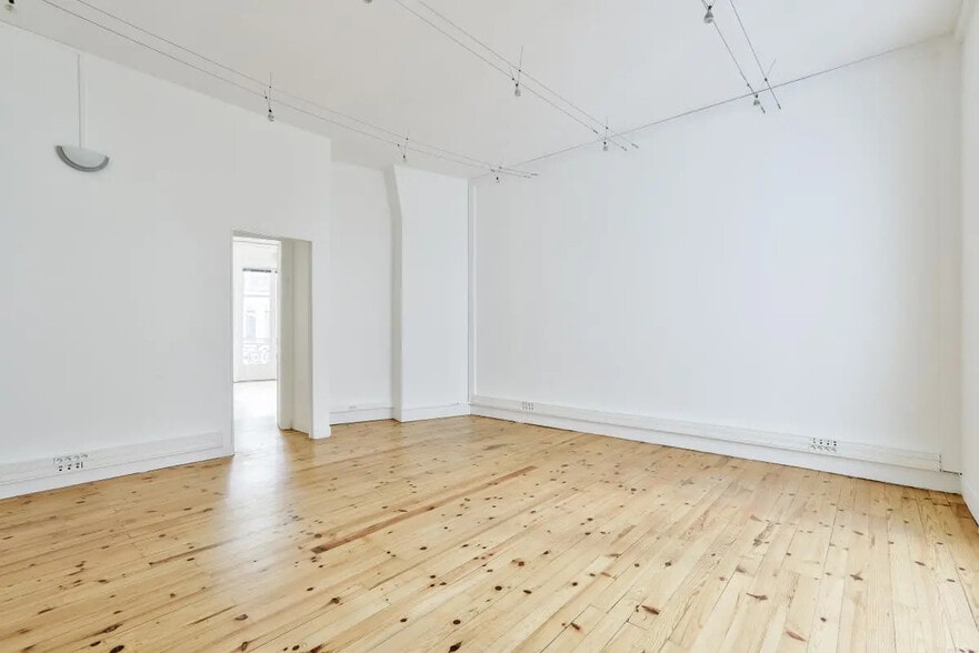 Bureau dans Paris à louer - Photo de l’immeuble – Image 3 sur 8