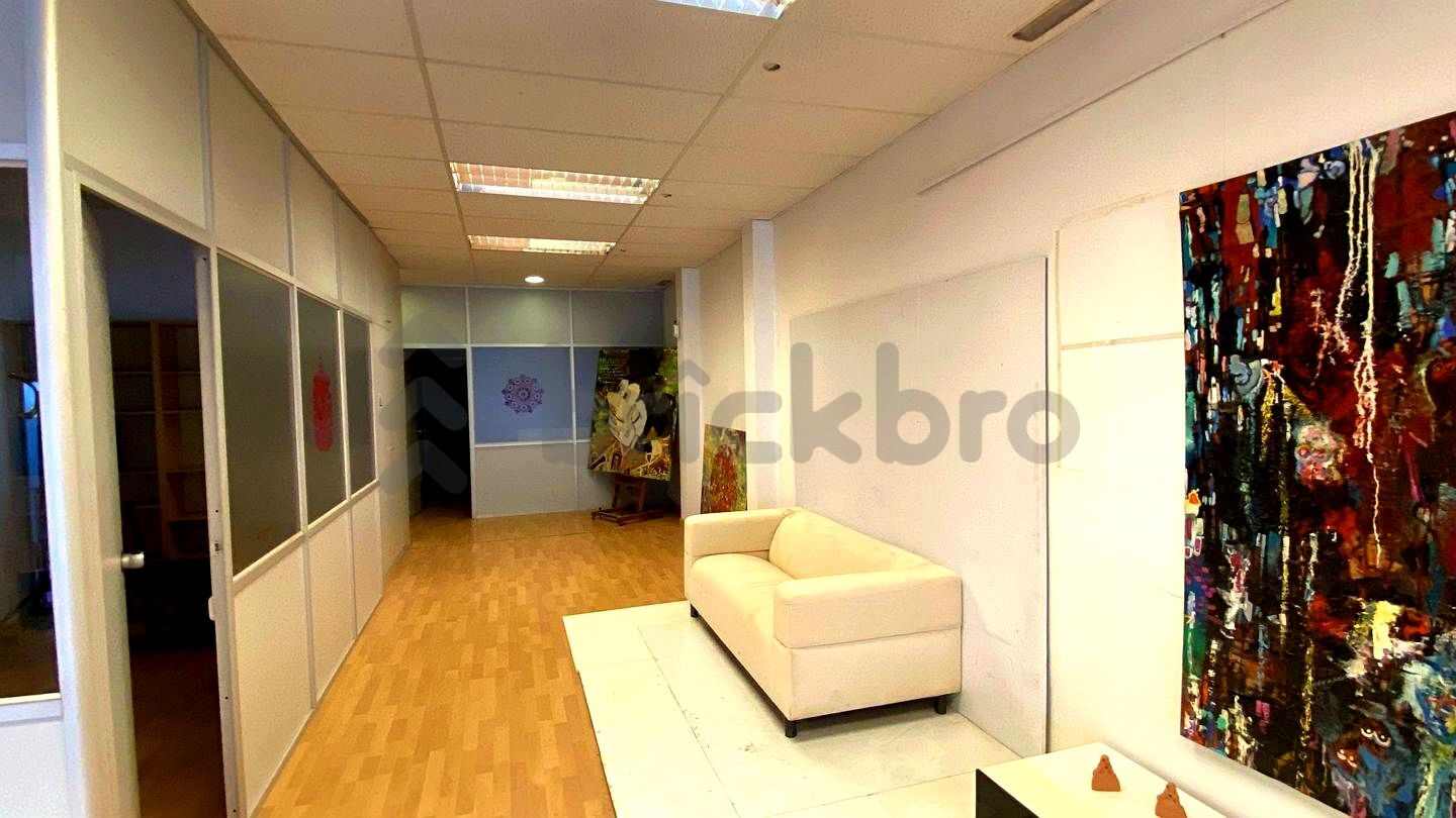 L'Hospitalet de Llobregat, BAR 08902 - Lot 4 - - Photo intérieure - Image 2 of 20