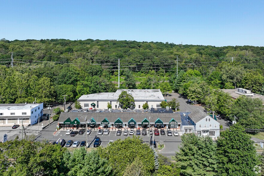 35-39 Danbury Rd, Wilton, CT à louer - Photo de l’immeuble – Image 2 sur 2