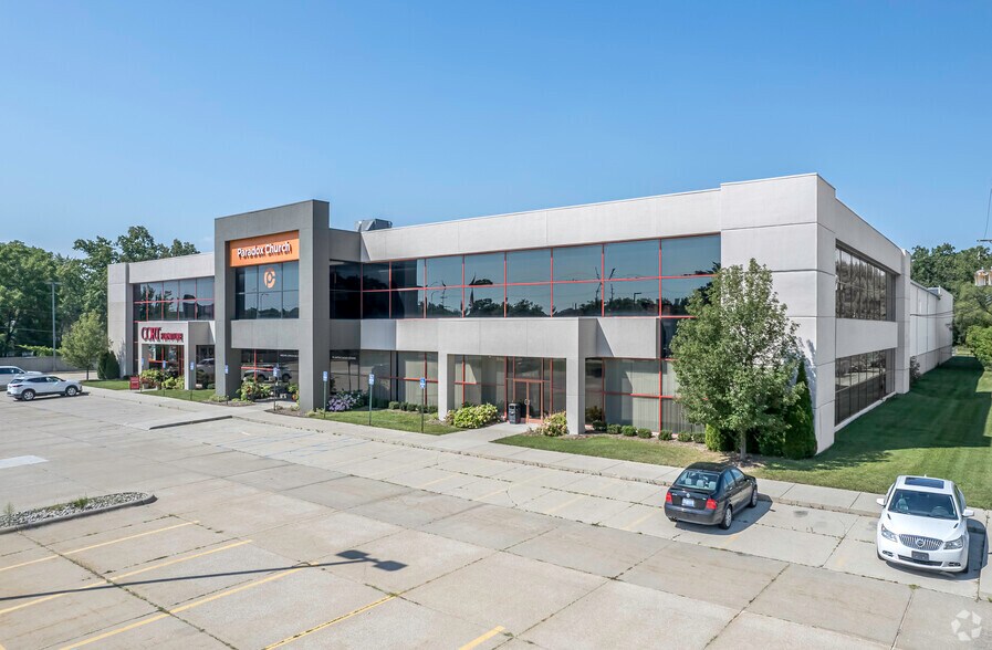 28241 Mound Rd, Warren, MI à louer - Photo de l’immeuble – Image 2 sur 9