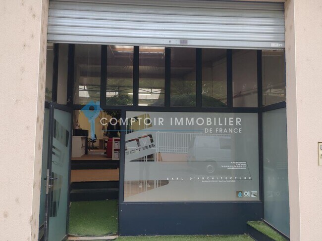 Plus de détails pour Local commercial à vendre