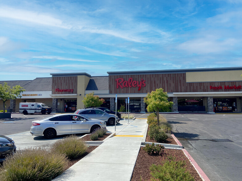 15-190 Raleys Towne Ctr, Rohnert Park, CA à louer - Photo de l’immeuble – Image 2 sur 4