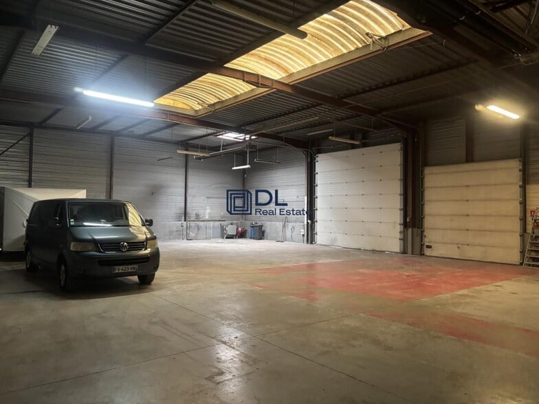 Industriel/Logistique dans Gretz-Armainvilliers à louer - Photo intérieure – Image 1 sur 6