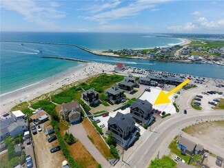 Plus de détails pour 236 Sand Hill Cove Rd, Narragansett, RI - Logement à vendre