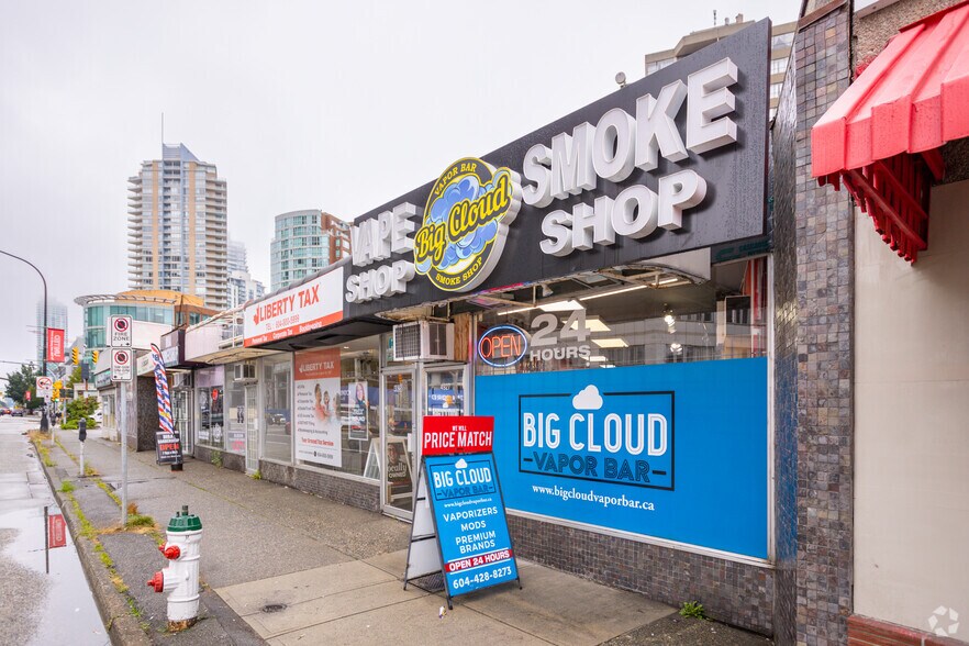 4919-4927 Kingsway, Burnaby, BC à louer - Photo de l’immeuble – Image 1 sur 3
