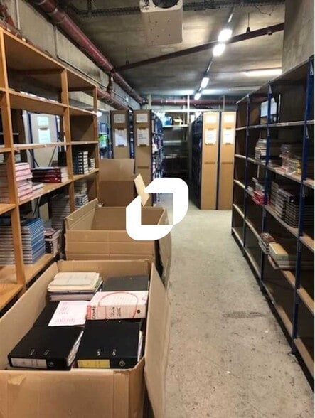 Bureau dans Courbevoie à vendre - Photo de l’immeuble – Image 2 sur 7