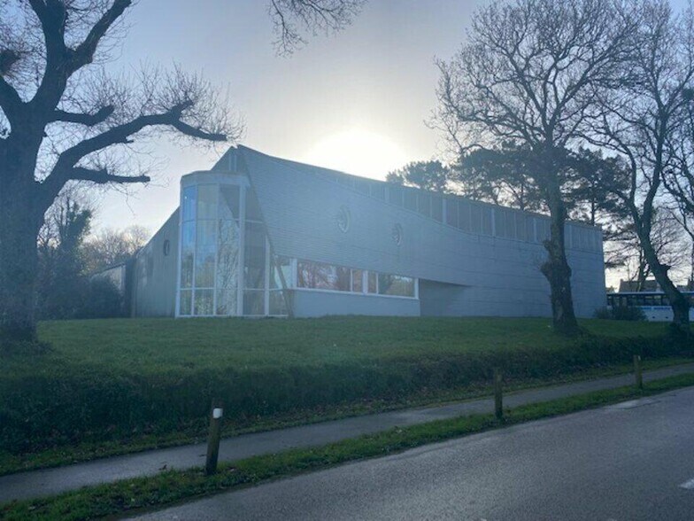 Local d'activités dans Plourin-lès-Morlaix à vendre - Photo de l’immeuble – Image 1 sur 12