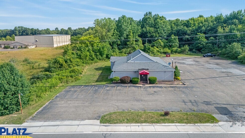 4040 McCartney Rd, Lowellville, OH à vendre - Photo de l’immeuble – Image 2 sur 15