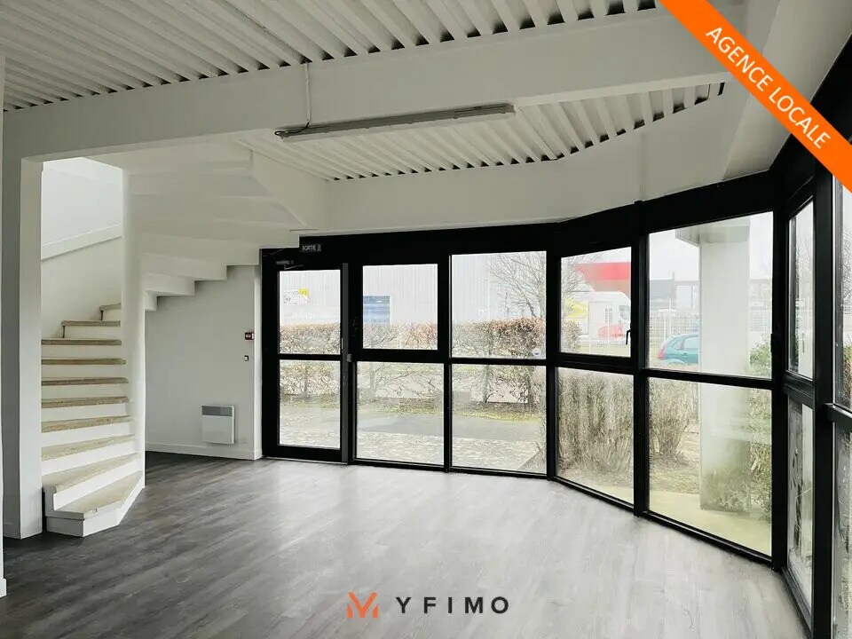 Local d’activités dans Coignières à louer Photo intérieure– Image 1 sur 5