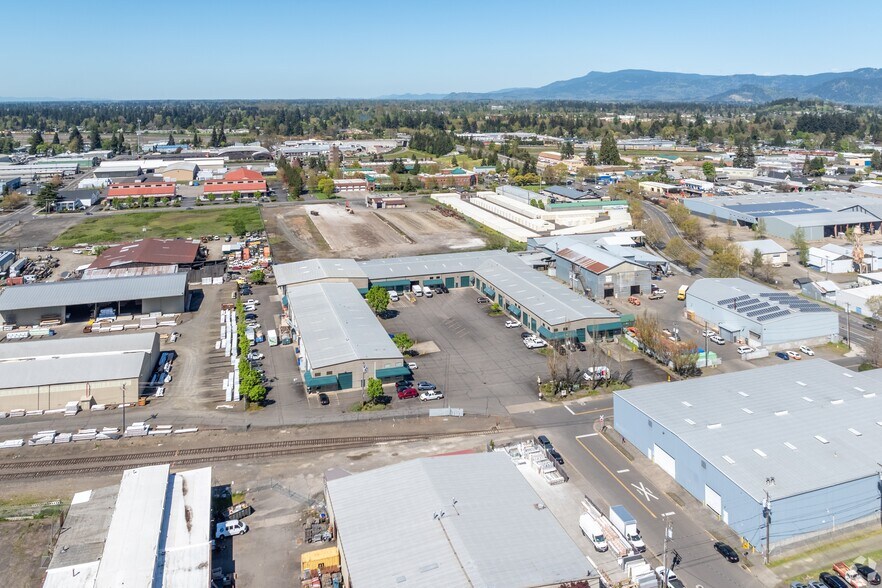 1745 W 5th Ave, Eugene, OR à louer - Photo de l’immeuble – Image 3 sur 3