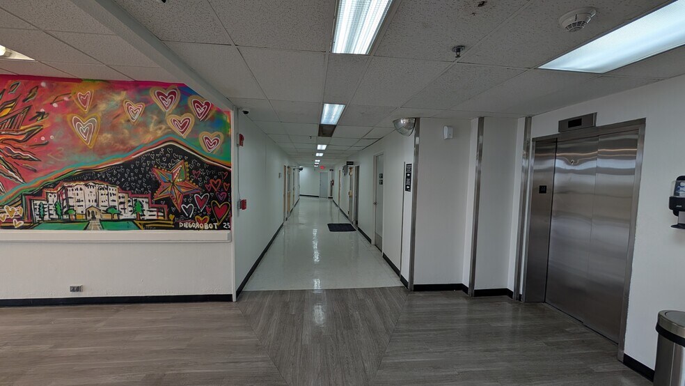 1221 N Cotton St, El Paso, TX à louer - Photo de l’immeuble – Image 3 sur 13