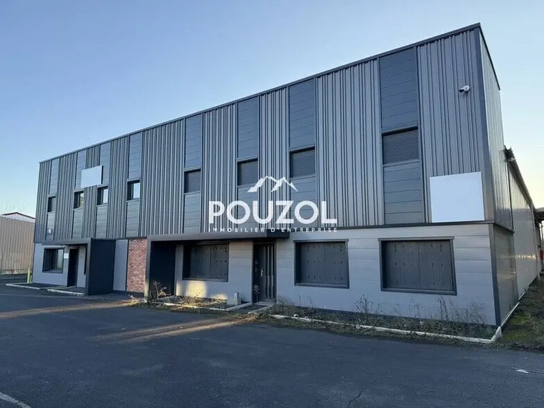 16 Rue Jean Mermoz, Cournon-d'Auvergne à louer - Photo de l’immeuble – Image 2 sur 7
