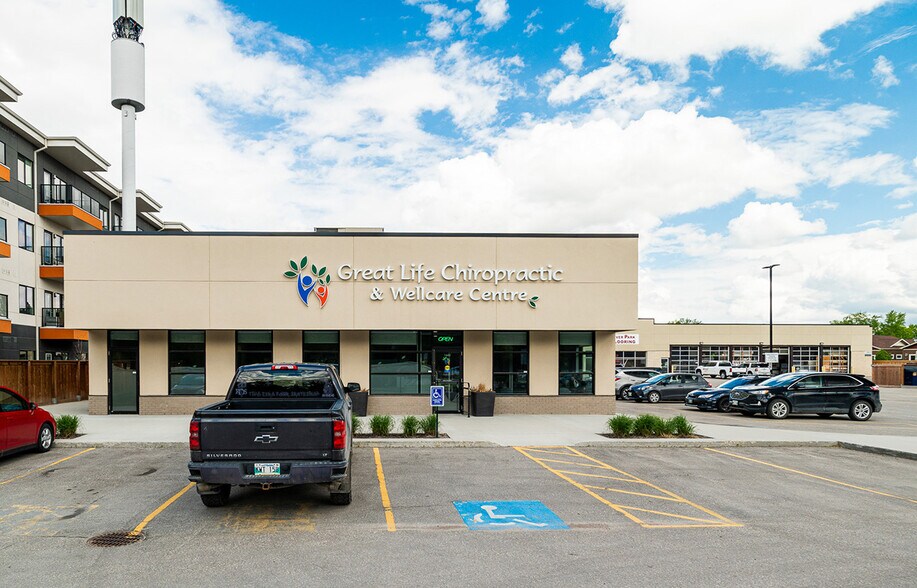 1645 St Mary's Rd, Winnipeg, MB à louer - Photo de l’immeuble – Image 3 sur 4