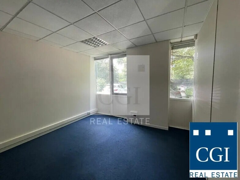 Bureau dans Eybens à louer - Photo de l’immeuble – Image 3 sur 4