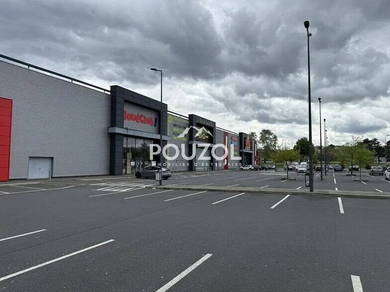 Local commercial dans Clermont-Ferrand à louer - Photo de l’immeuble – Image 3 sur 12