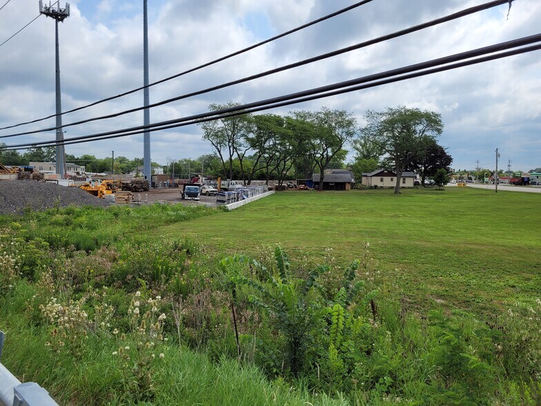 20922 W Il Route 176, Mundelein, IL à vendre - Photo de l’immeuble – Image 2 sur 17