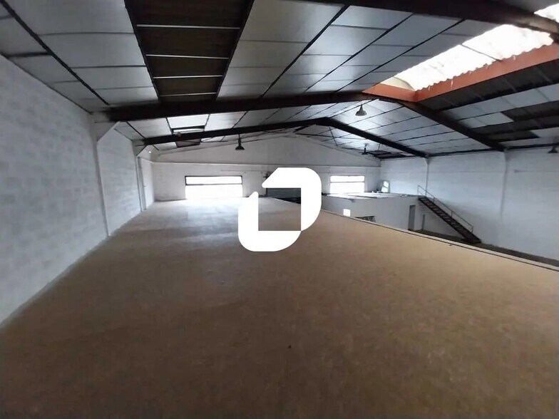 Bureau dans Saint-Priest à louer - Photo de l’immeuble – Image 3 sur 10