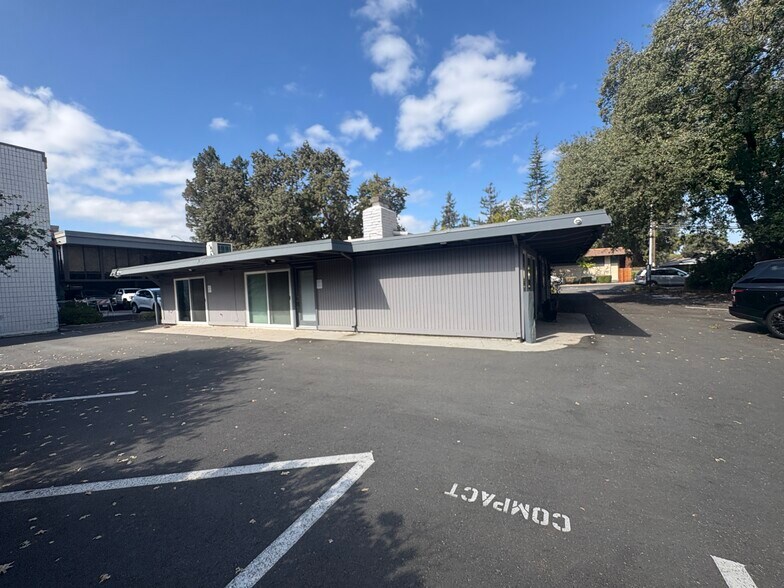 56 Mayhew Way, Walnut Creek, CA à vendre - Photo de l’immeuble – Image 2 sur 4