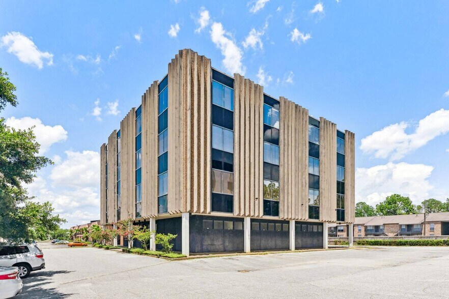 601 Bel Air Blvd, Mobile, AL à vendre - Photo de l’immeuble – Image 2 sur 11