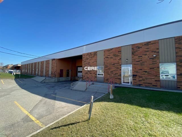 1517-1521 Hastings Cres SE, Calgary, AB à louer - Photo de l’immeuble – Image 1 sur 4
