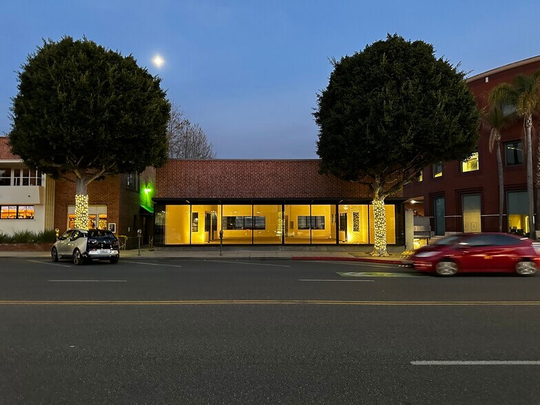 328 S Beverly Dr, Beverly Hills, CA à louer - Photo de l’immeuble – Image 3 sur 8