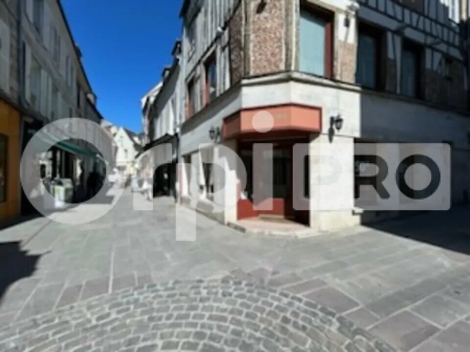 Local commercial dans Compiègne à louer Photo de l’immeuble– Image 1 sur 5