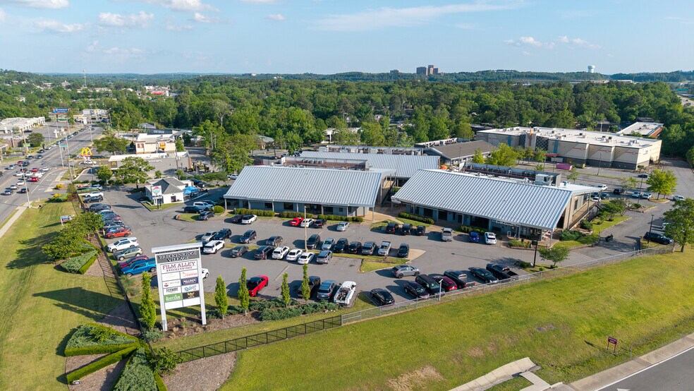 10301 N Rodney Parham Rd, Little Rock, AR à louer - Photo de l’immeuble – Image 1 sur 12