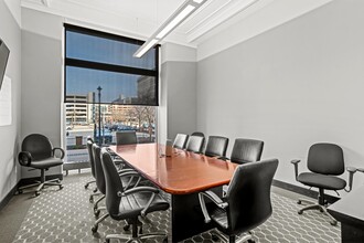 135 W Wells St, Milwaukee, WI à louer Photo intérieure– Image 1 sur 2