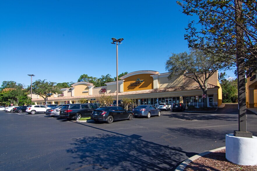 11-55 University Blvd N, Jacksonville, FL à louer - Photo de l’immeuble – Image 2 sur 9